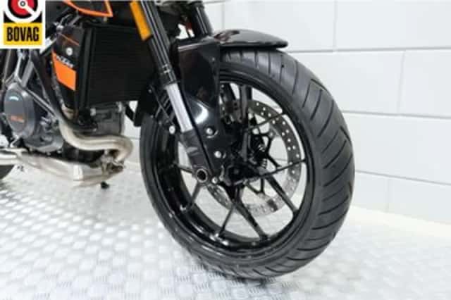 KTM 690 Duke (2017) thumbnail 3
