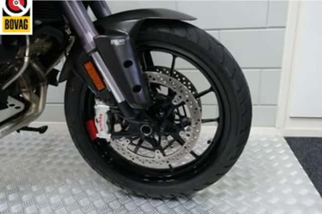 Ducati Multistrada V4S (2021) thumbnail 2