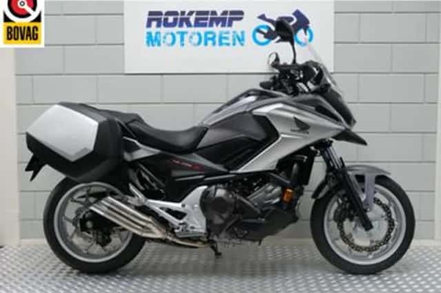 Honda NC750X (2016) thumbnail 1