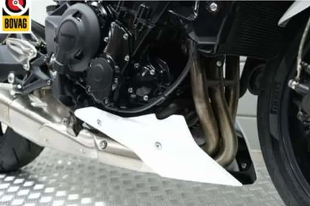 Triumph Street Triple (2015) thumbnail 3
