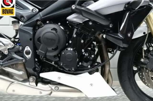 Triumph Street Triple (2015) thumbnail 5