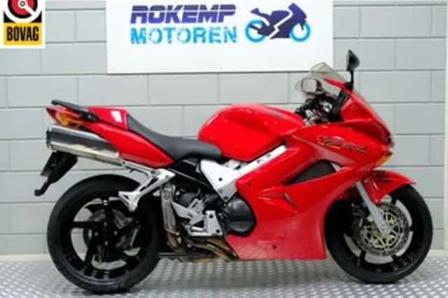 Honda VFR 800 Vtec (2002) thumbnail 1