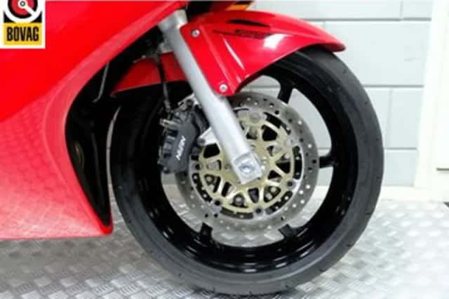 Honda VFR 800 Vtec (2002) thumbnail 2