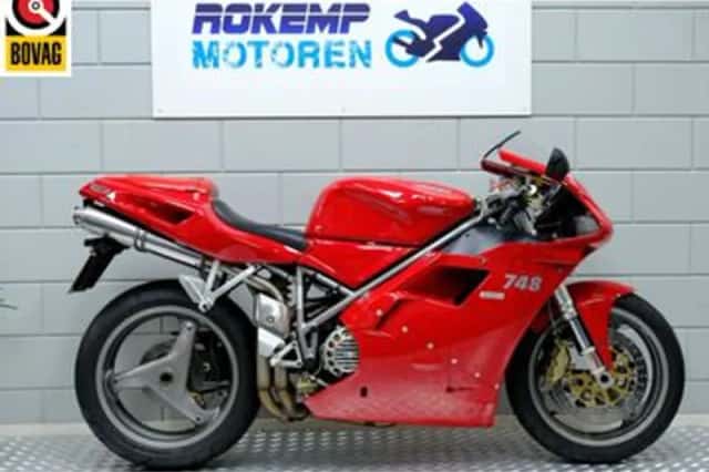Ducati 748S (2002) thumbnail 1