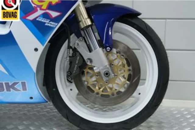 Suzuki RGV 250 (1991) thumbnail 2