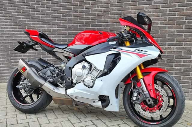 Yamaha R1 (2015) thumbnail 4