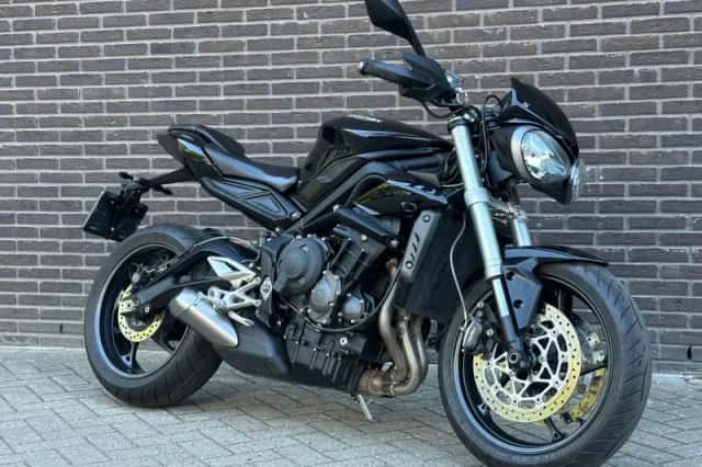 Triumph Street Triple S (2018) thumbnail 1