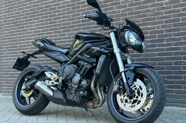 Triumph Street Triple S (2018) thumbnail 3