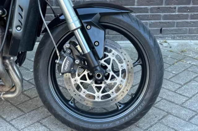 Triumph Street Triple S (2018) thumbnail 4