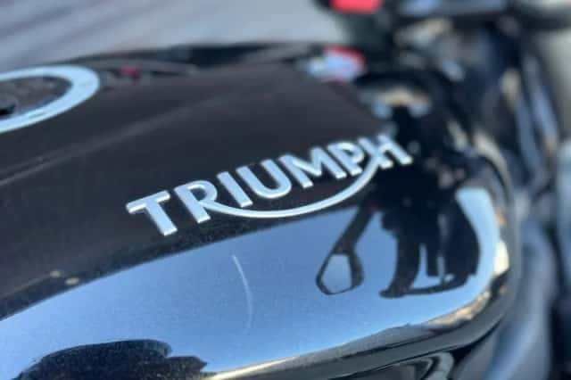 Triumph Street Triple S (2018) thumbnail 6