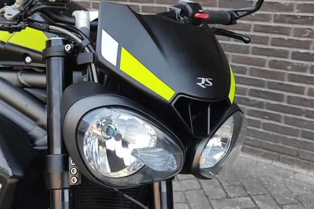 Triumph Speed Triple RS (2020) thumbnail 2