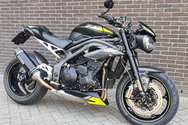 Triumph Speed Triple RS (2020) thumbnail 3