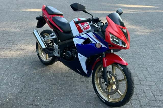 Honda CBR125R (2007) thumbnail 3