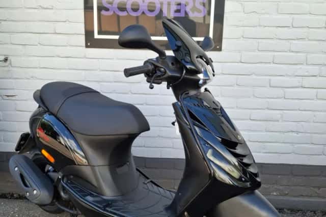Piaggio Zip (2018) thumbnail 1