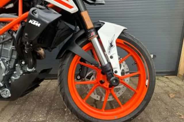 KTM 390 Duke (2019) thumbnail 2