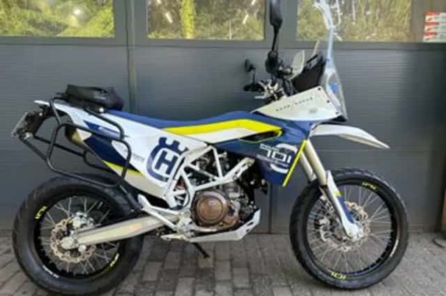 Husqvarna 701 Enduro (2017) thumbnail 2