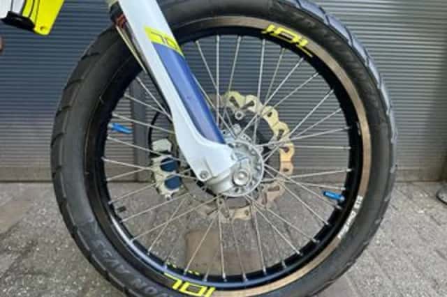 Husqvarna 701 Enduro (2017) thumbnail 3