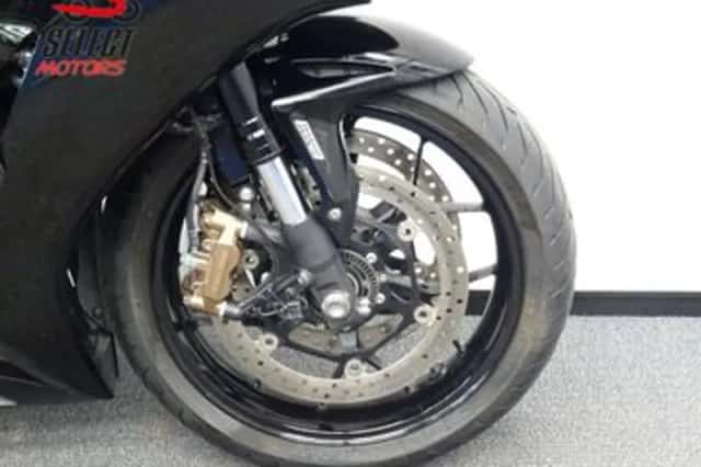 Honda CBR1000RR (2016) thumbnail 5