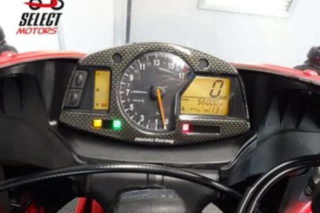 Honda CBR600RR (2010) thumbnail 2