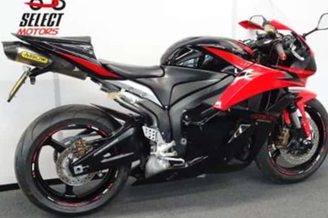 Honda CBR600RR (2010) thumbnail 3