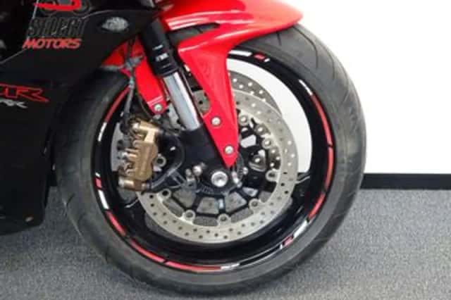 Honda CBR600RR (2010) thumbnail 5