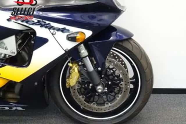 Honda CBR 900 RR Fireblade (2000) thumbnail 5
