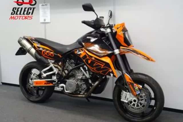 KTM 990 Supermoto (2008) thumbnail 4