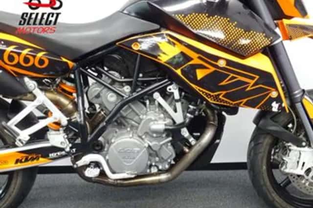 KTM 990 Supermoto (2008) thumbnail 6