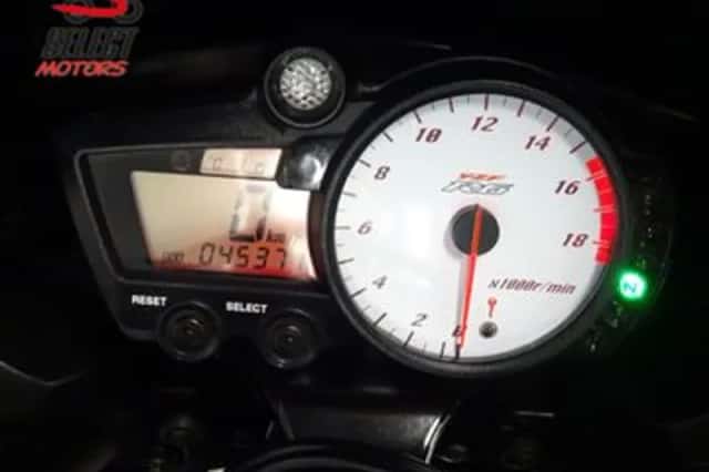 Yamaha YZF-R6 (2003) thumbnail 2