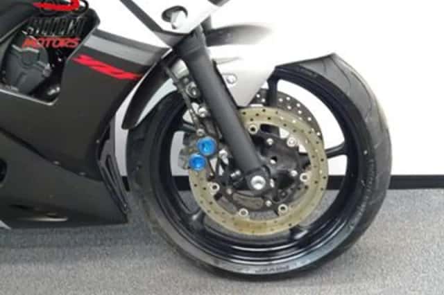 Yamaha YZF-R6 (2003) thumbnail 5