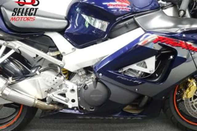 Honda CBR 900 RR Fireblade (2001) thumbnail 6