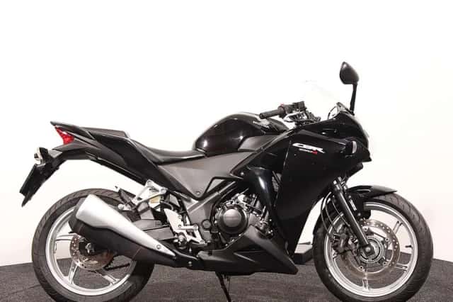 Honda CBR250R (2011) thumbnail 1