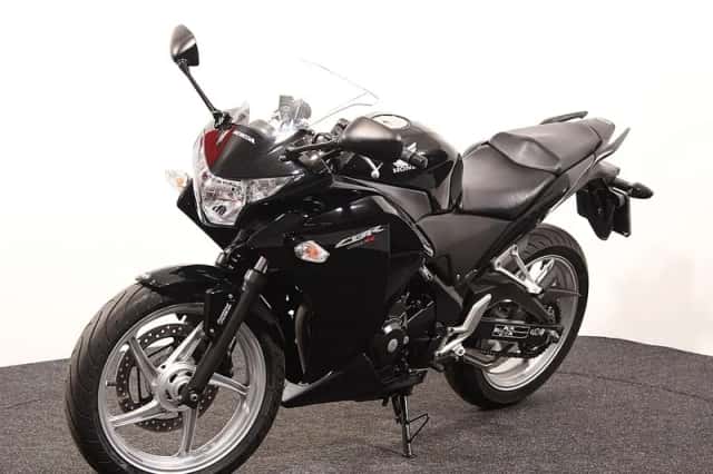 Honda CBR250R (2011) thumbnail 3