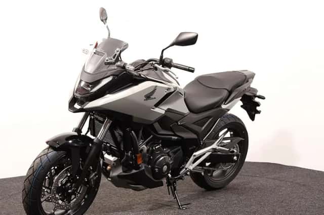 Honda NC750X (2026) thumbnail 3