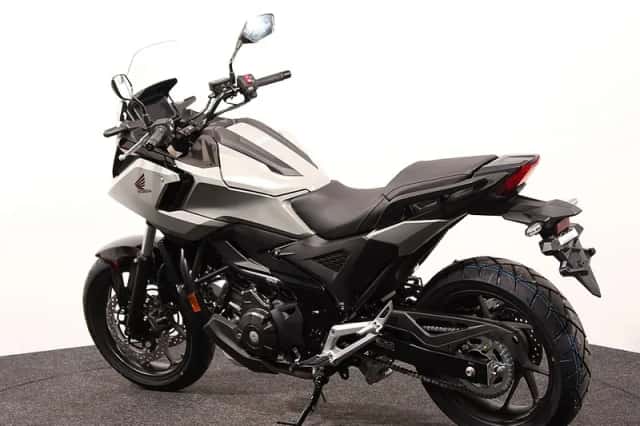 Honda NC750X (2026) thumbnail 5
