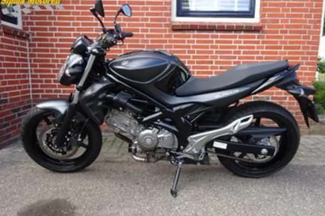 Suzuki Gladius (2016) thumbnail 2