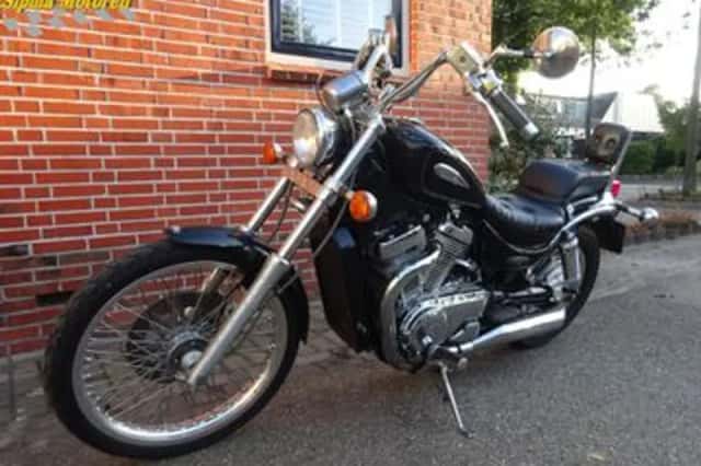 Suzuki VS 800 Intruder (1997) thumbnail 4