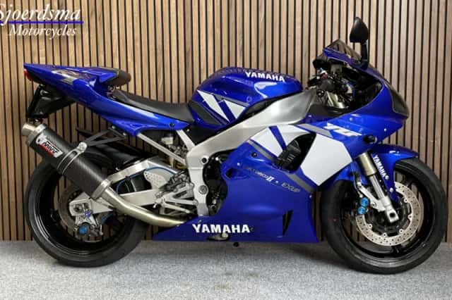 Yamaha YZF-R1 (2000) thumbnail 1