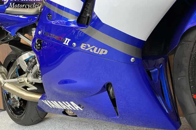 Yamaha YZF-R1 (2000) thumbnail 2
