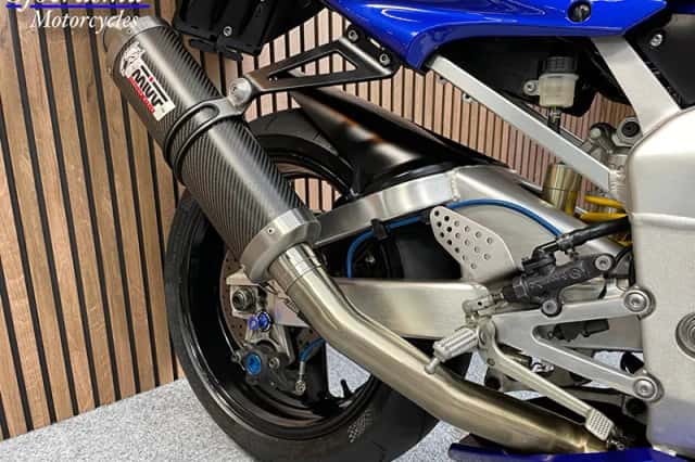 Yamaha YZF-R1 (2000) thumbnail 5
