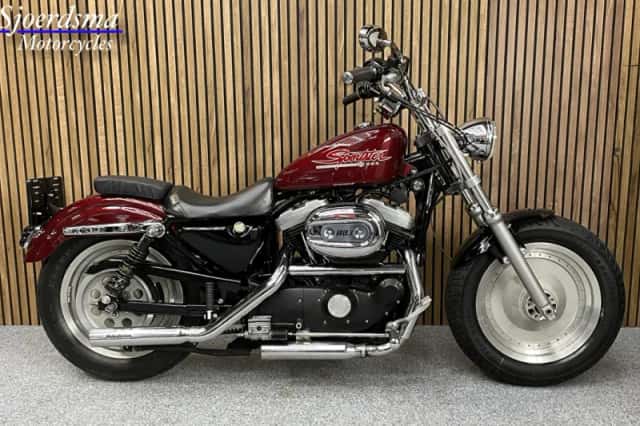 Harley-Davidson 883 Custom (1999) thumbnail 1