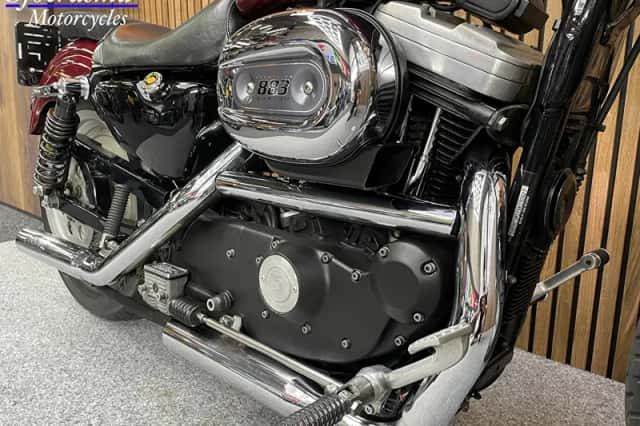 Harley-Davidson 883 Custom (1999) thumbnail 2