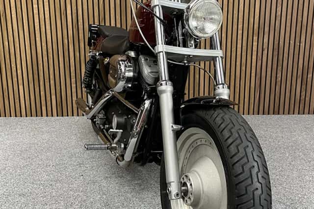 Harley-Davidson 883 Custom (1999) thumbnail 3