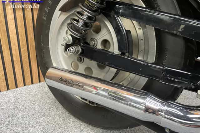 Harley-Davidson 883 Custom (1999) thumbnail 5
