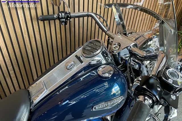 Harley-Davidson Road King (2004) thumbnail 6