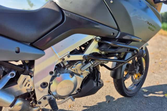 Suzuki V-Strom 1000 (2004) thumbnail 5