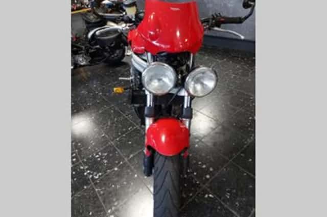 Triumph T509 Speed Triple (1998) thumbnail 3