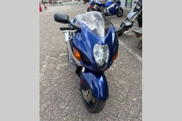 Suzuki GSX1300R (2001) thumbnail 2
