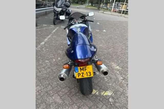 Suzuki GSX1300R (2001) thumbnail 4