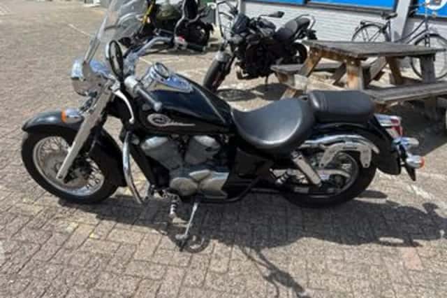 Honda VT 750C2 Shadow (1998) thumbnail 1